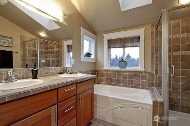 1410 N 55th Street, Seattle, WA 98103