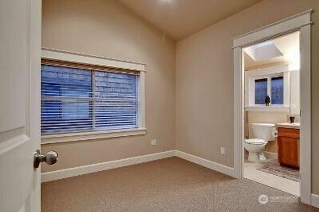 1410 N 55th Street, Seattle, WA 98103