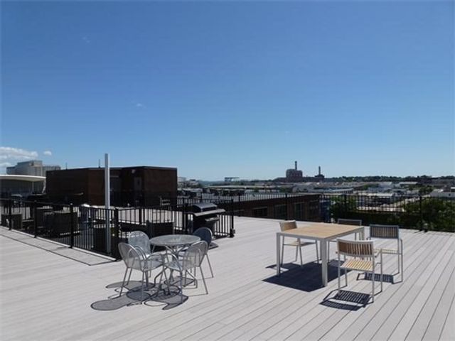 154 W 2nd St 206, Boston, MA 02127