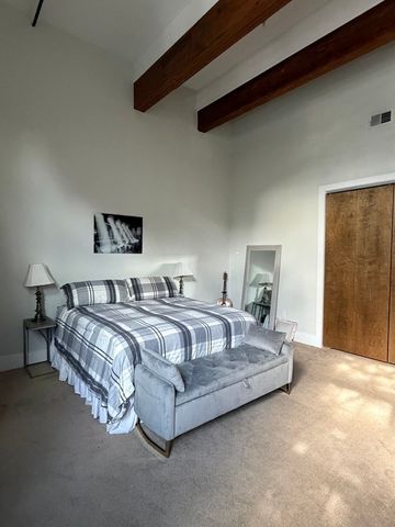 154 W 2nd St 206, Boston, MA 02127