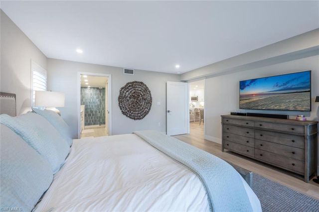 6371 Pelican Bay BLVD N7, Naples, FL 34108