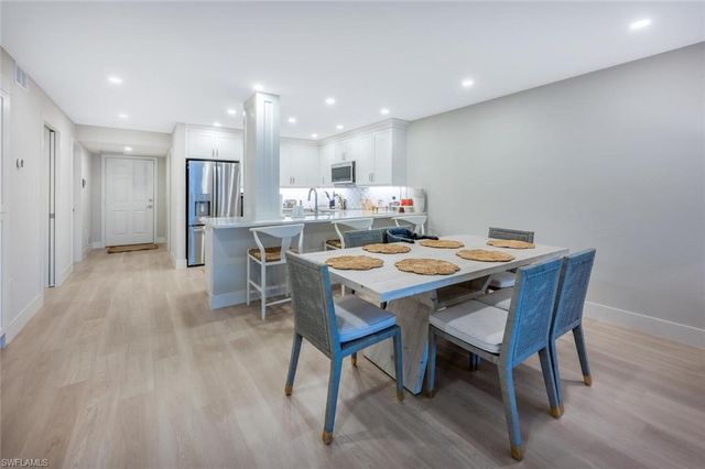 6371 Pelican Bay BLVD N7, Naples, FL 34108