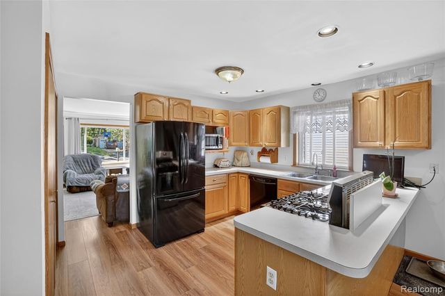 7166 Alpine Drive, Linden, MI 48451