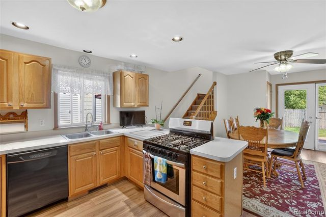 7166 Alpine Drive, Linden, MI 48451