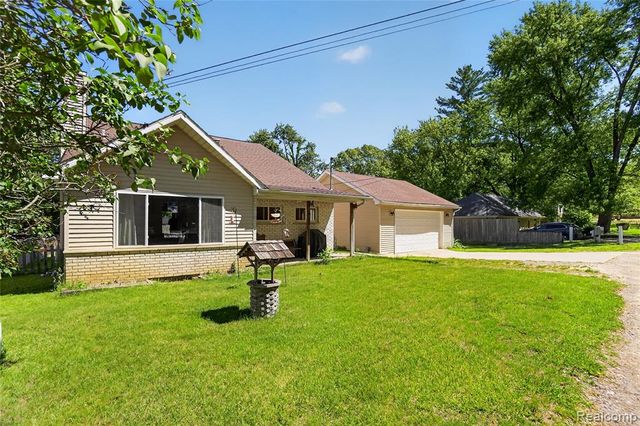 7166 Alpine Drive, Linden, MI 48451
