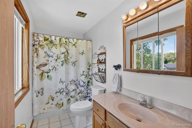 7166 Alpine Drive, Linden, MI 48451