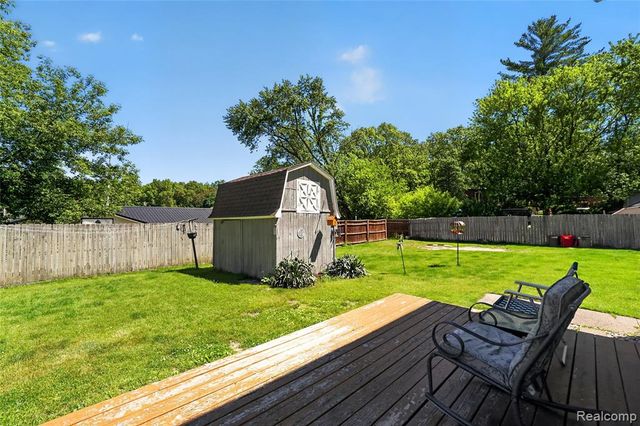 7166 Alpine Drive, Linden, MI 48451