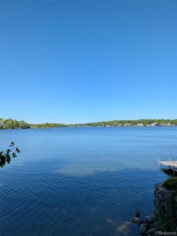 7166 Alpine Drive, Linden, MI 48451