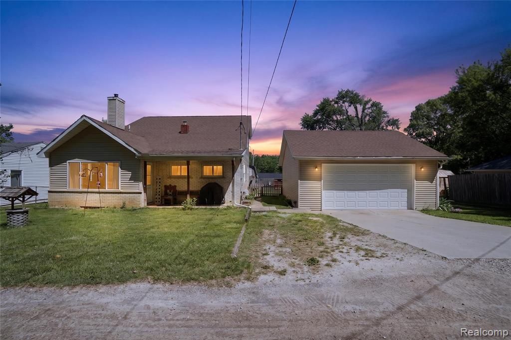 7166 Alpine Drive, Linden, MI 48451