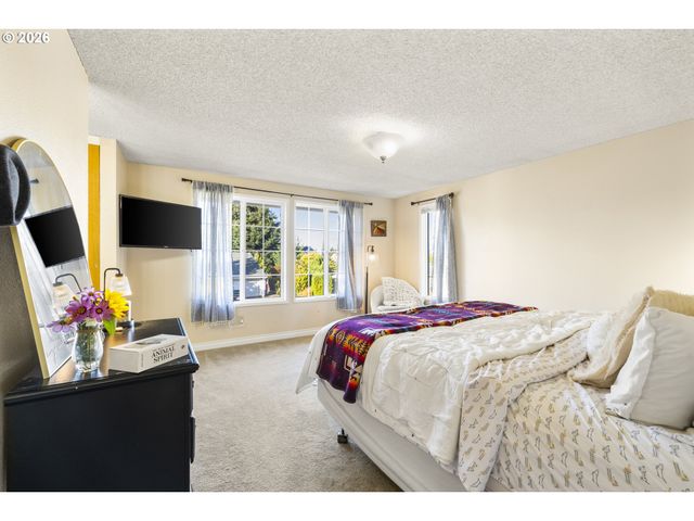 165 Sw 9TH Ave, Canby, OR 97013