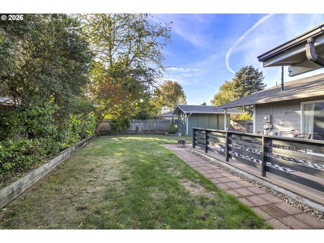 165 Sw 9TH Ave, Canby, OR 97013