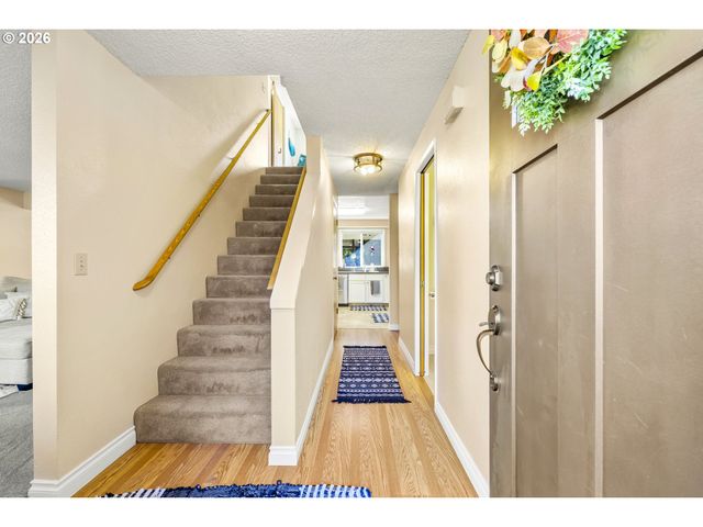 165 Sw 9TH Ave, Canby, OR 97013