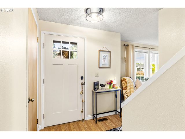 165 Sw 9TH Ave, Canby, OR 97013