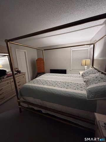 101 Madeline Avenue APT 33, Waterbury, CT 06708