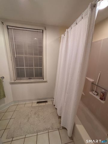 101 Madeline Avenue APT 33, Waterbury, CT 06708