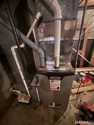 101 Madeline Avenue APT 33, Waterbury, CT 06708