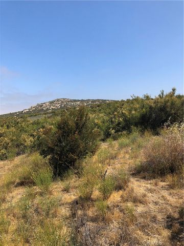 60 Madera Drive, Hemet, CA 92544