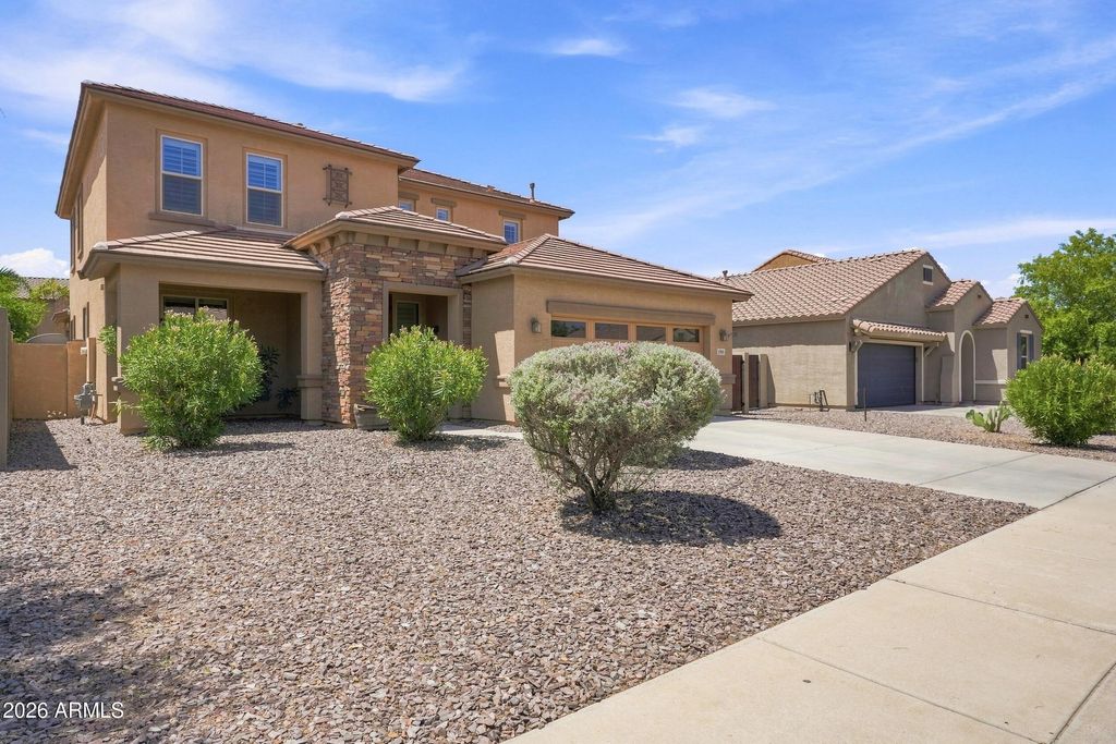 2905 E MEADOWVIEW Drive, Gilbert, AZ 85298 — photo 3