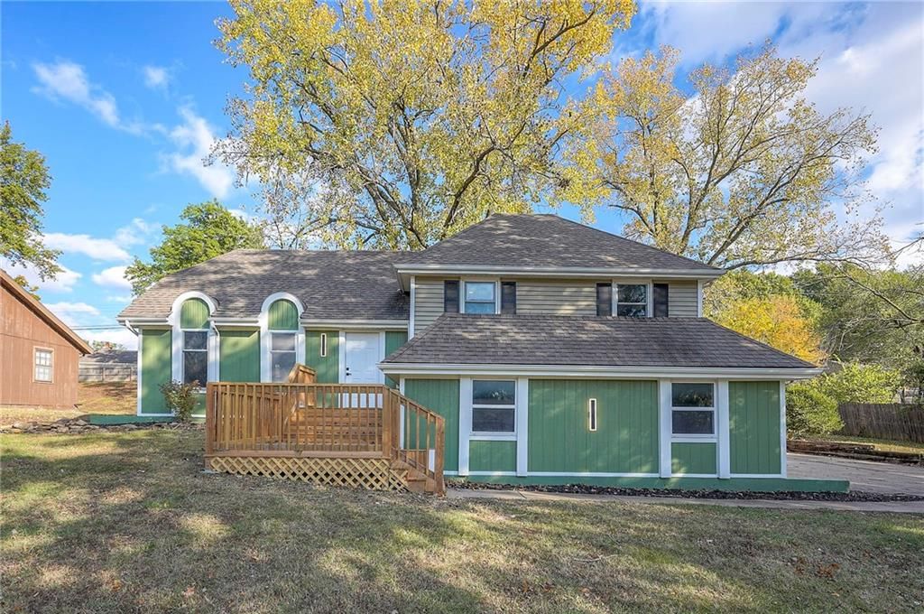 5005 Rosehill Drive, Shawnee, KS 66216