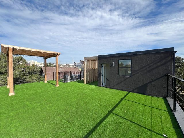 214 Welch Street, Houston, TX 77006