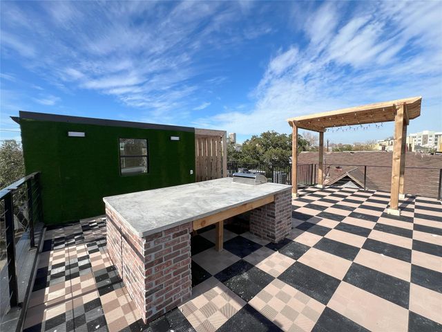 214 Welch Street, Houston, TX 77006