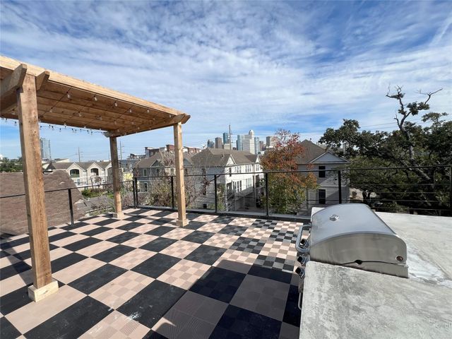 214 Welch Street, Houston, TX 77006