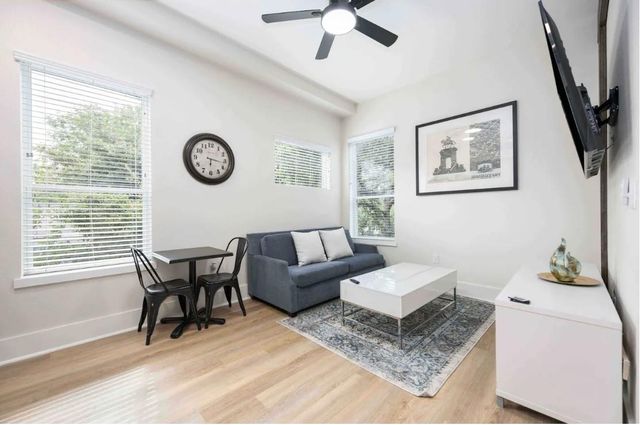 214 Welch Street, Houston, TX 77006