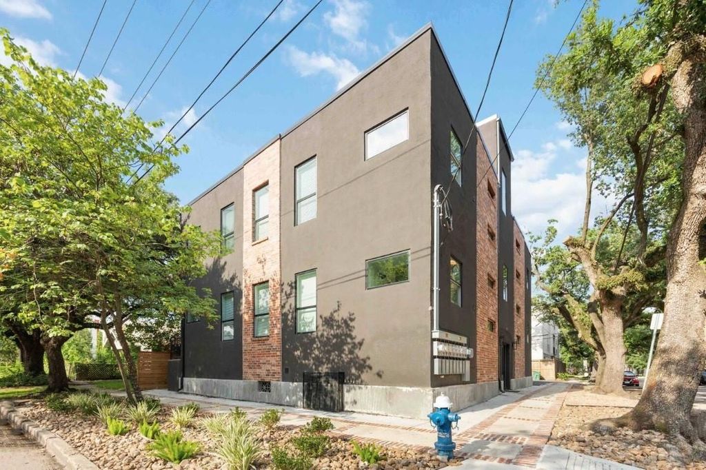 214 Welch Street, Houston, TX 77006