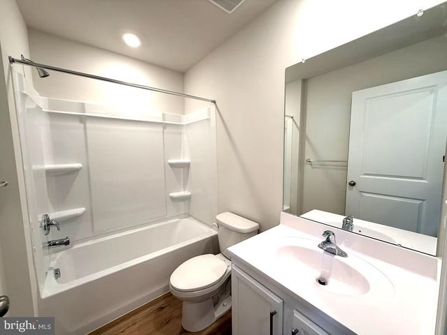 144 GARY WAY, Sicklerville, NJ 08081