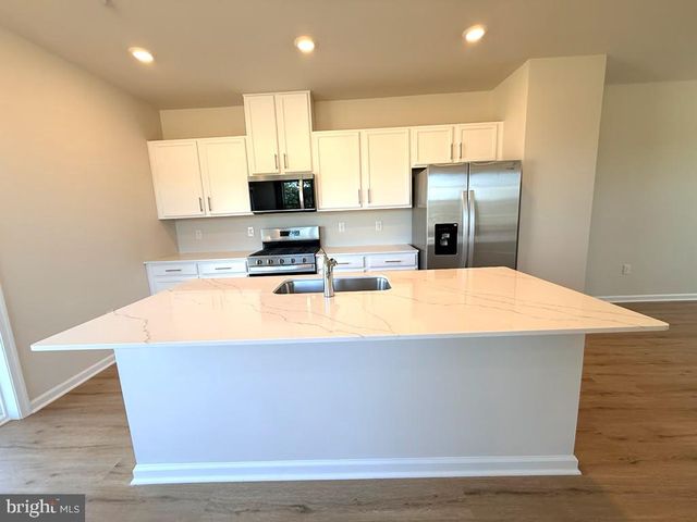 144 GARY WAY, Sicklerville, NJ 08081