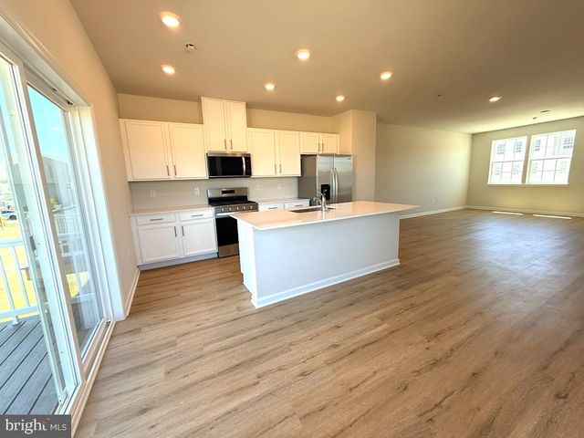 144 GARY WAY, Sicklerville, NJ 08081