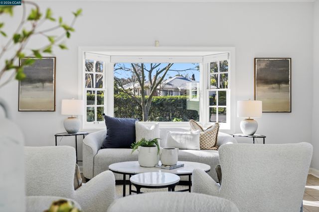 141 Park Ave, Walnut Creek, CA 94595