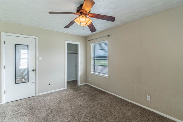 1201 Crestridge Street, Ennis, TX 75119