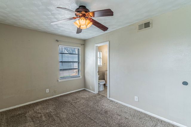 1201 Crestridge Street, Ennis, TX 75119