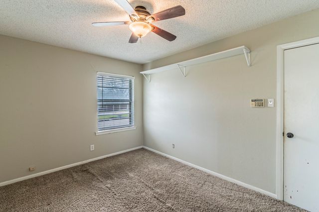 1201 Crestridge Street, Ennis, TX 75119