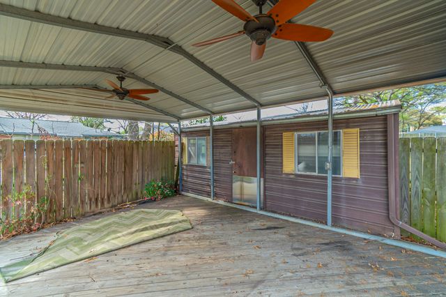 1201 Crestridge Street, Ennis, TX 75119