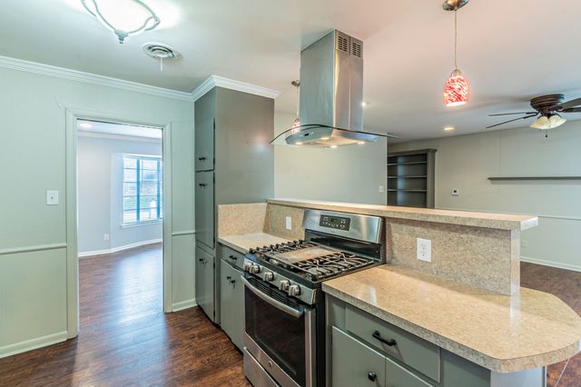 1201 Crestridge Street, Ennis, TX 75119