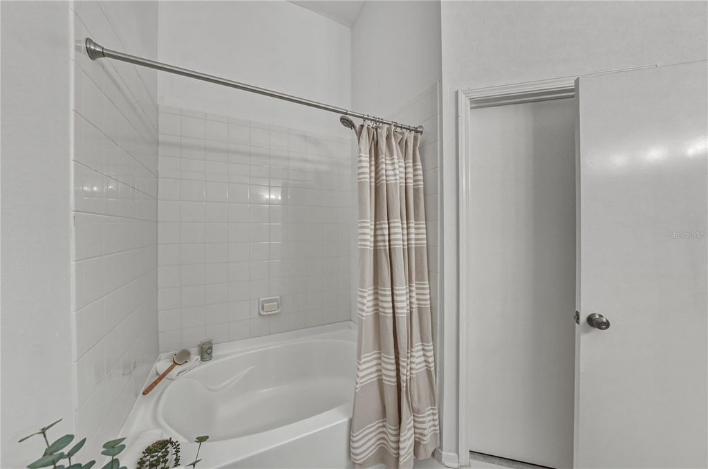 Image 44 of property listing at 1219 KENNEWICK COURT, Wesley Chapel, FL 33543