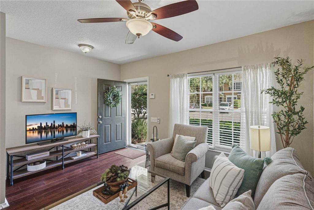 Image 10 of property listing at 1219 KENNEWICK COURT, Wesley Chapel, FL 33543