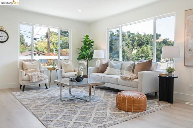 1923 Thompson Ln, El Sobrante, CA 94803