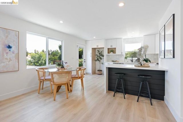 1923 Thompson Ln, El Sobrante, CA 94803