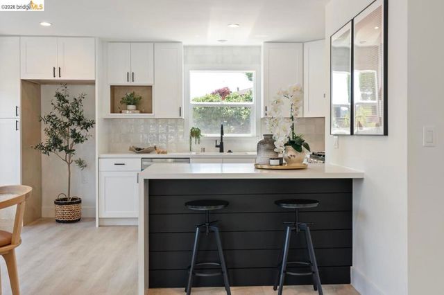 1923 Thompson Ln, El Sobrante, CA 94803