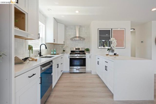 1923 Thompson Ln, El Sobrante, CA 94803