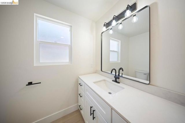 1923 Thompson Ln, El Sobrante, CA 94803