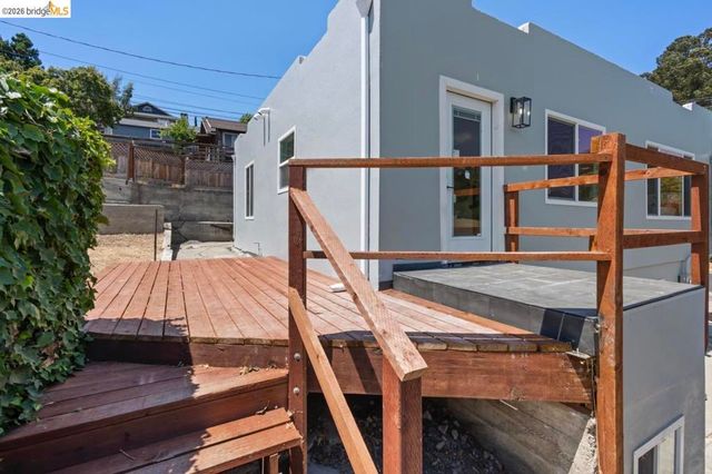 1923 Thompson Ln, El Sobrante, CA 94803