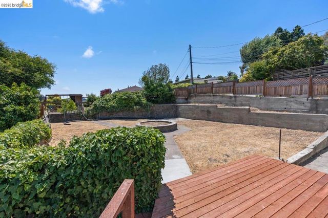 1923 Thompson Ln, El Sobrante, CA 94803