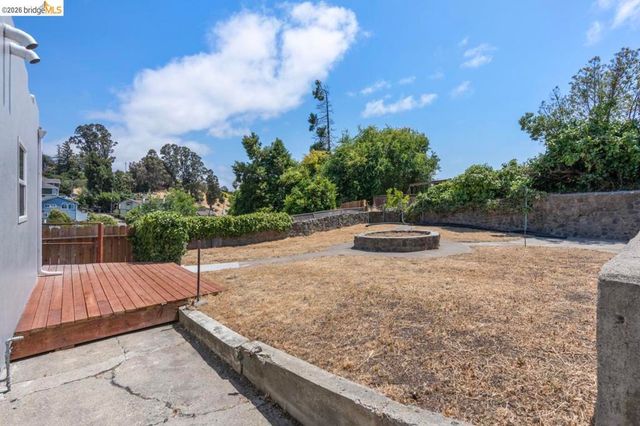 1923 Thompson Ln, El Sobrante, CA 94803