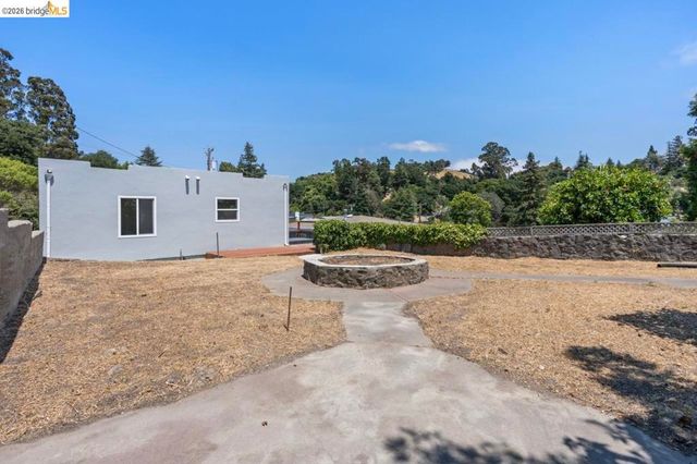 1923 Thompson Ln, El Sobrante, CA 94803