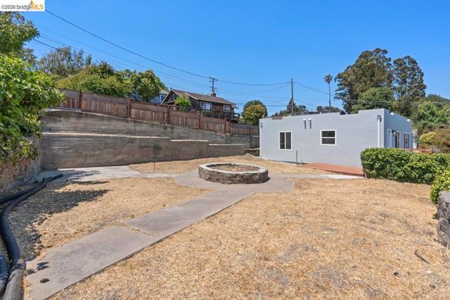 1923 Thompson Ln, El Sobrante, CA 94803