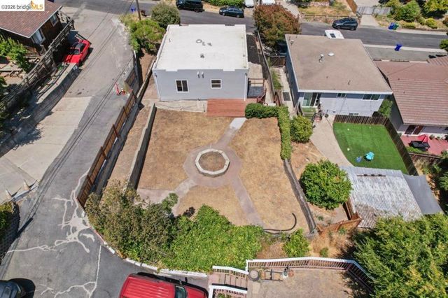 1923 Thompson Ln, El Sobrante, CA 94803